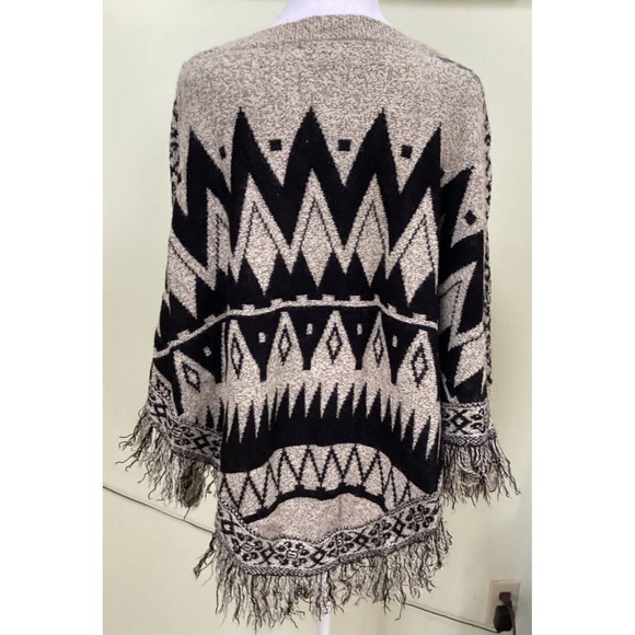 64 Sixty Five Small Southwestern Black & Beige Fringe Dolman Poncho Cape Sweater - Picture 6 of 9